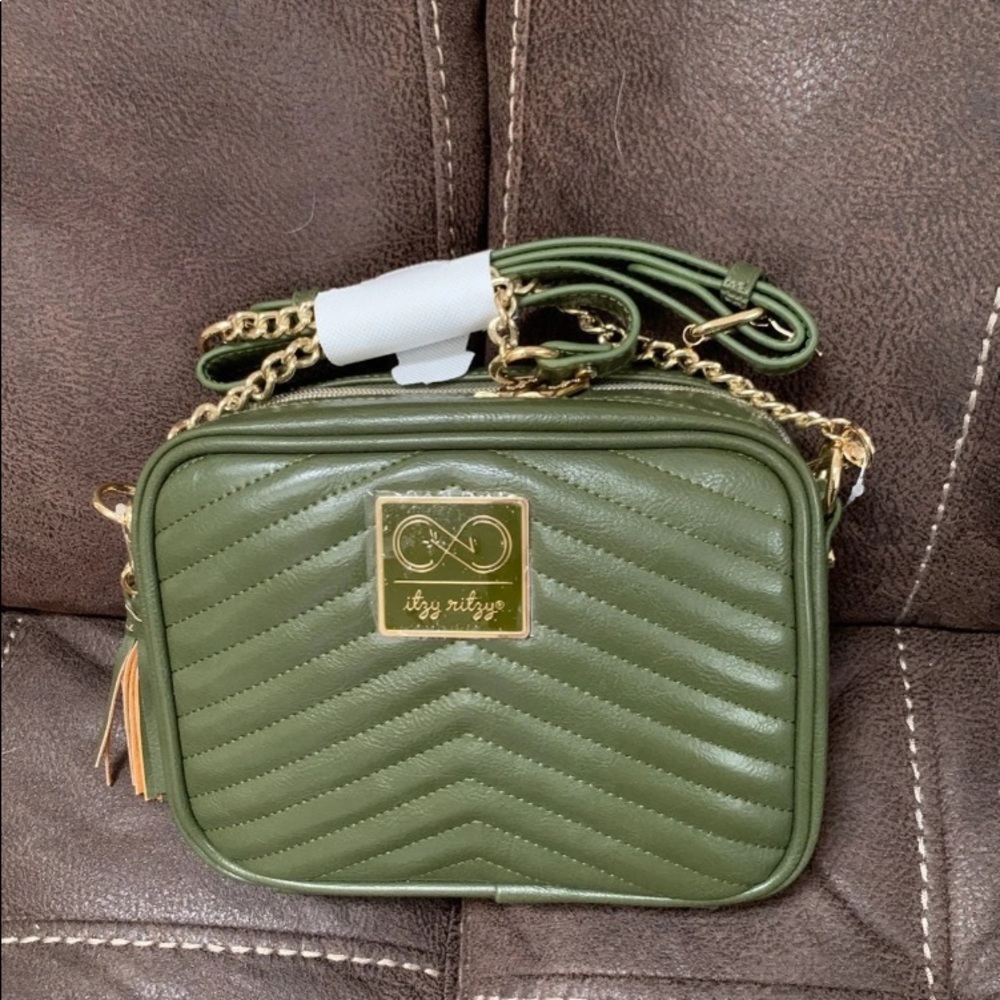 Itzy ritzy green crossbody bag. Brand new!